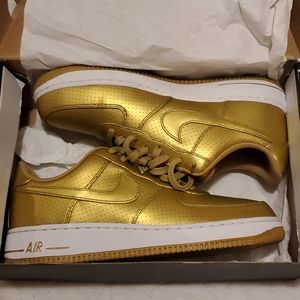 COPY - Air Force 1 0'7 Lv8 like new worn once..